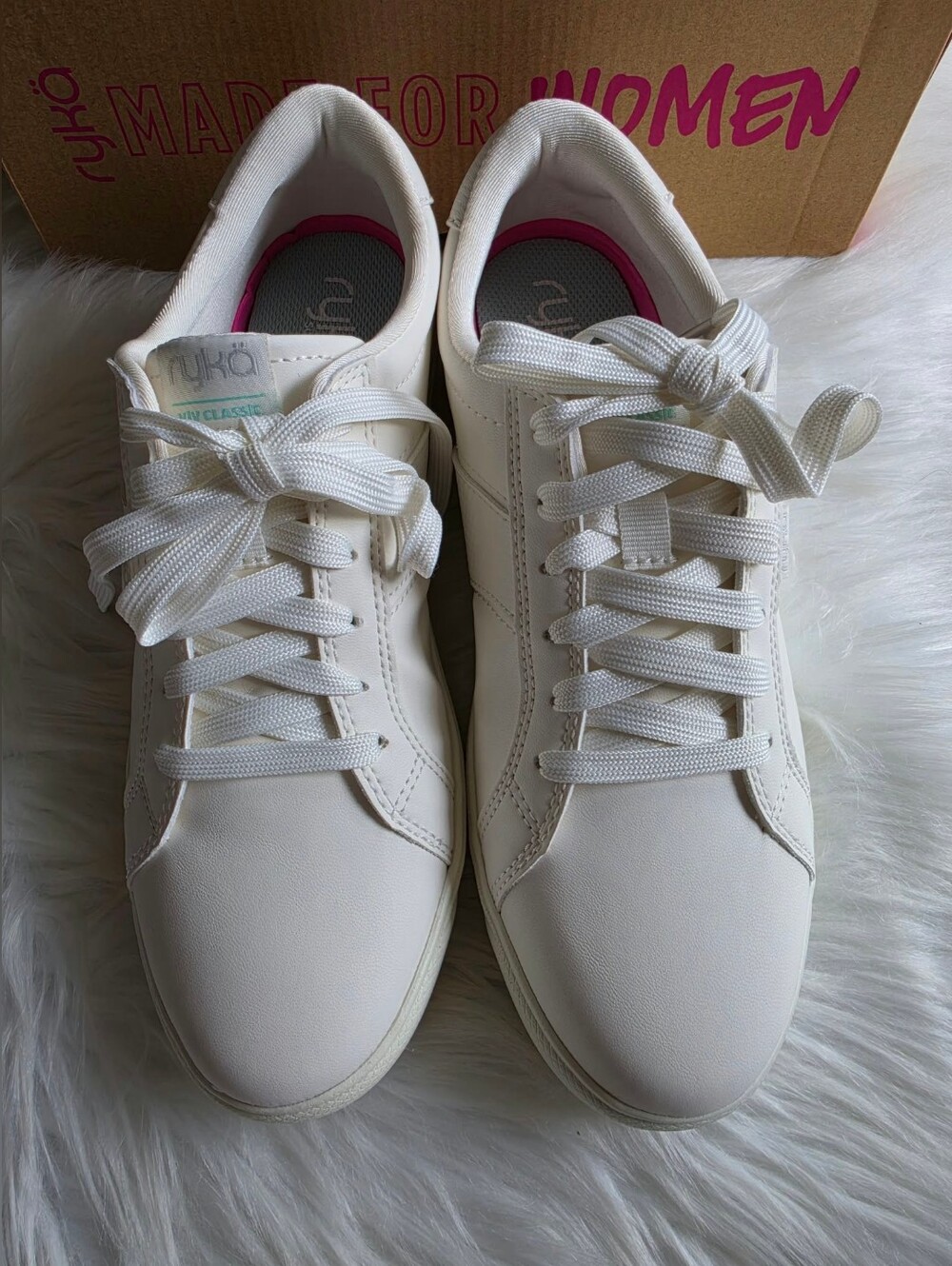 Ryka Womens Viv Classic Sneaker, 9M, White